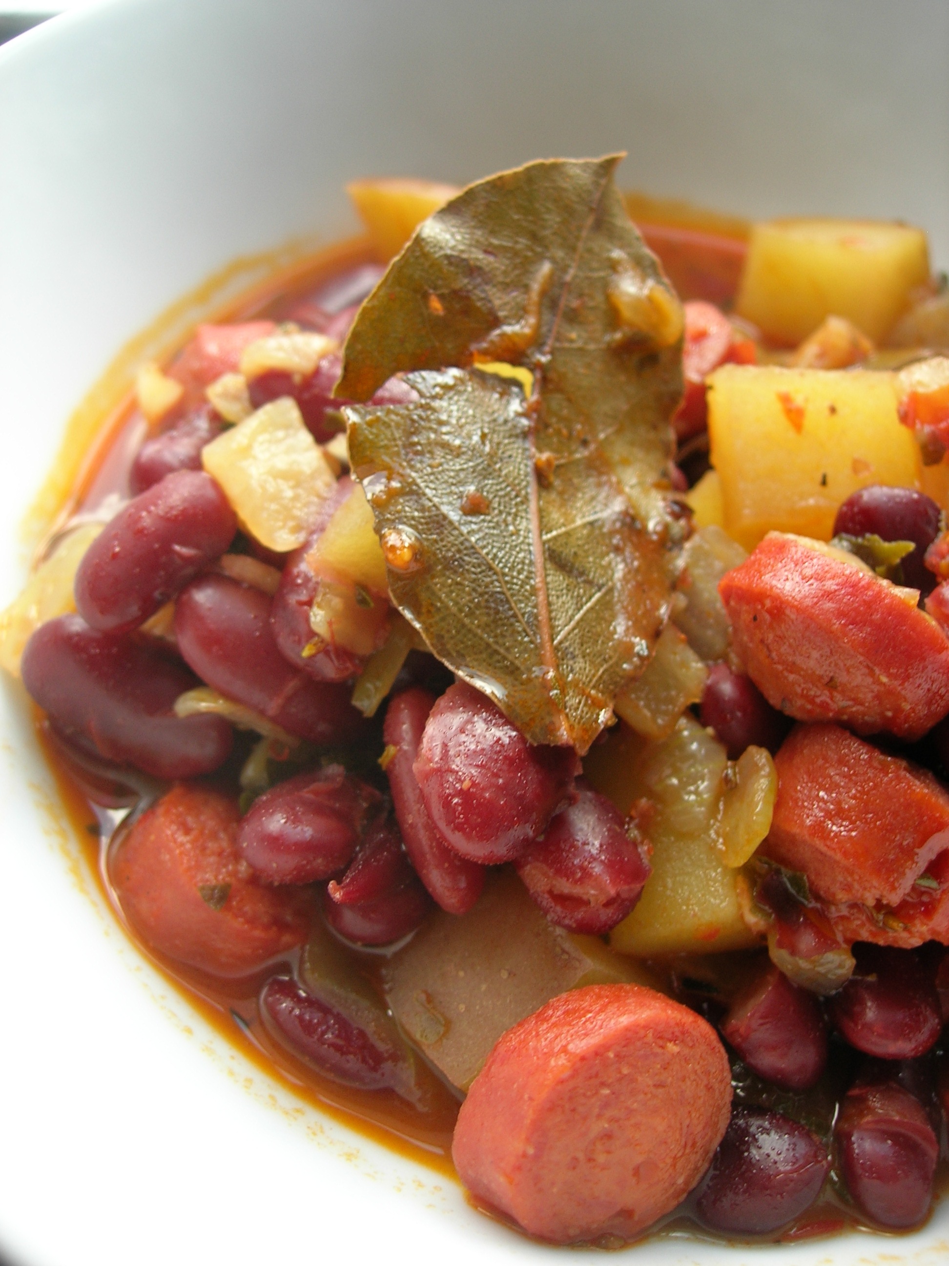 Kidney Beans with Beef Franks Kidney Beans with Beef Franks picture