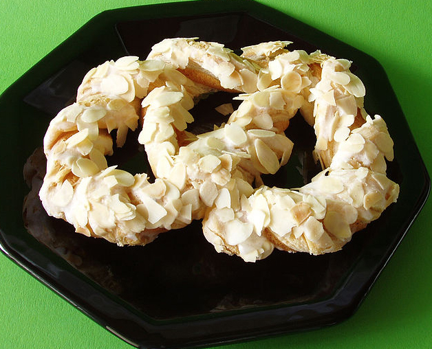 Almond Pretzels Almond Pretzels picture