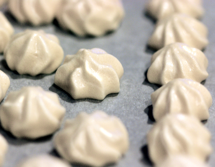 Baking Meringue Baking Meringue picture