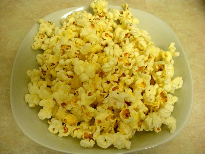 Buttery Szechuan Popcorn Buttery Szechuan Popcorn picture