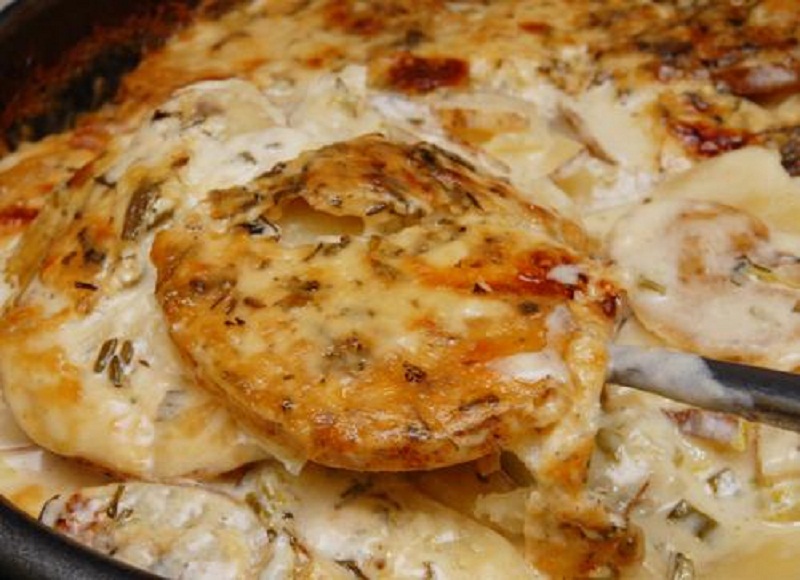 Cheesy Scalloped Potatoes Cheesy Scalloped Potatoes picture