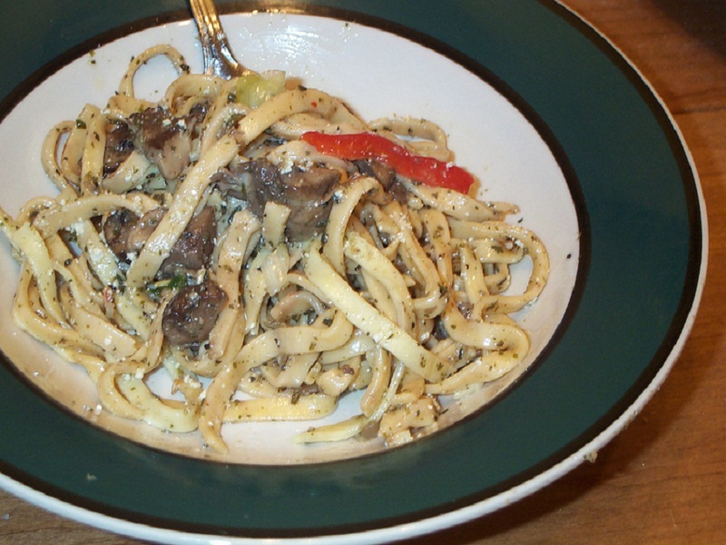 Chicken with Lemon and Mushrooms Chicken with Lemon and Mushrooms picture