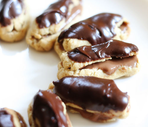 Chocolate Eclairs Chocolate Eclairs picture