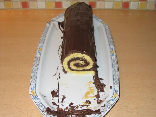 Cinnamon-Chocolate Sponge Roll Cinnamon-Chocolate Sponge Roll picture