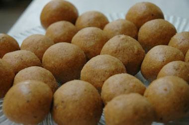 Churme Ke Laddu Churme Ke Laddu picture