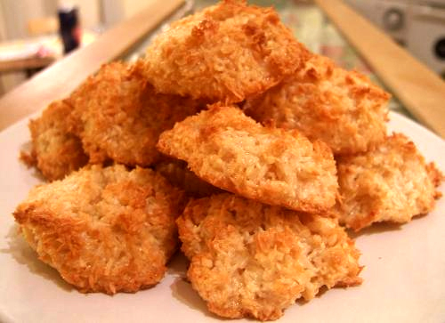 Coconut Macaroons Coconut Macaroons picture