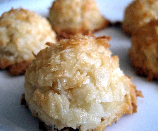 Coconut Macaroons Coconut Macaroons picture