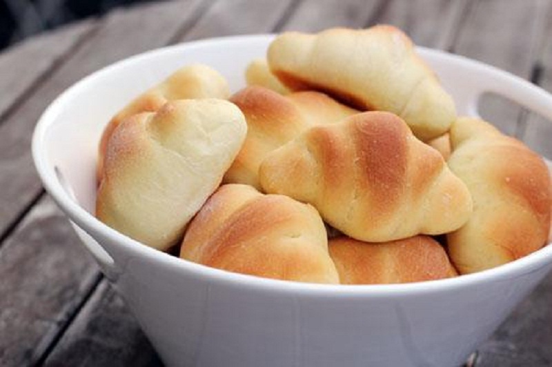 Cornmeal Crescent Rolls Cornmeal Crescent Rolls picture