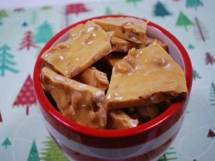 Crackle Peanut Brittle Crackle Peanut Brittle picture