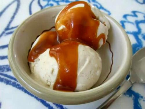 Creamy Caramel Sauce Creamy Caramel Sauce picture