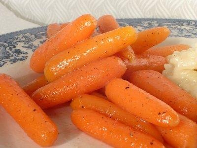 Dill Whole Carrots Dill Whole Carrots picture
