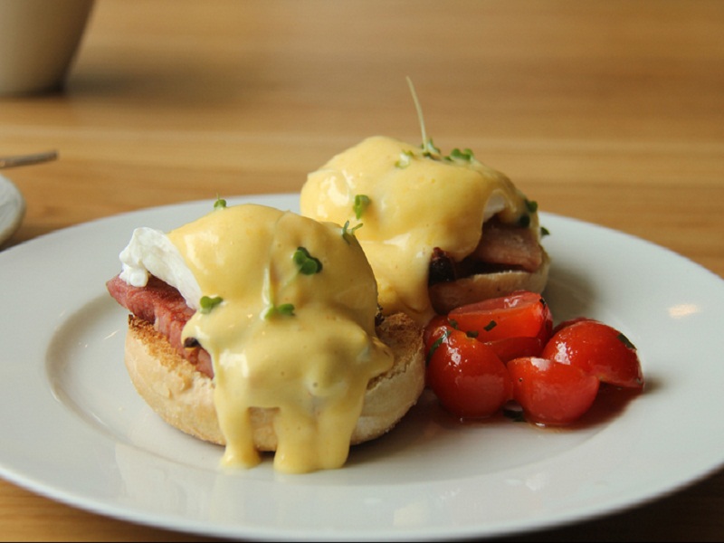 Easy Eggs Benedict Easy Eggs Benedict picture