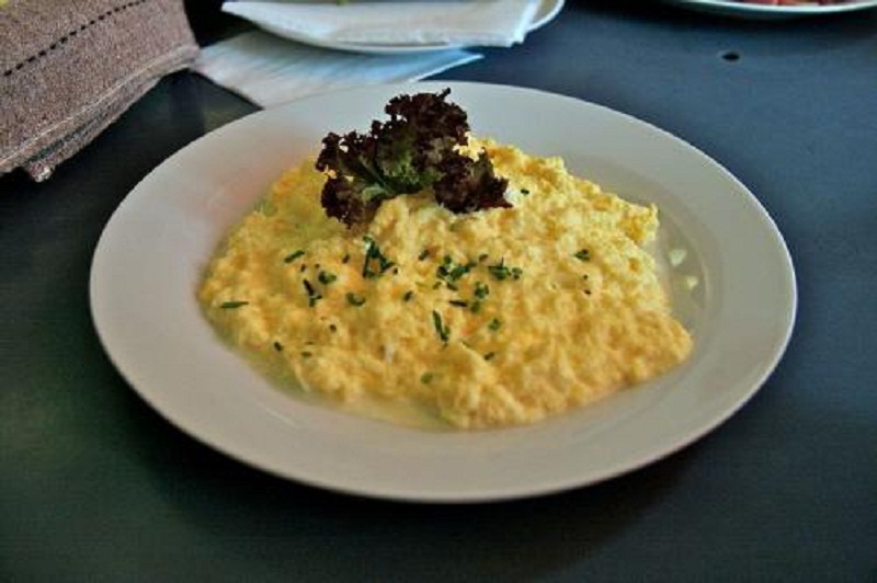 Easy Scrambled Eggs With Butter Easy Scrambled Eggs With Butter picture