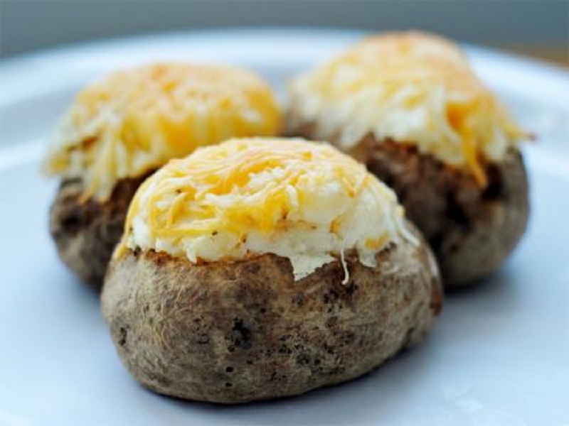 Eggs in Baked Potatoes Eggs in Baked Potatoes picture