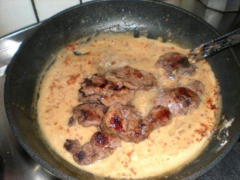 Escalopes De Veau Flambe Flamed Veal Escalopes Escalopes De Veau Flambe Flamed Veal Escalopes picture