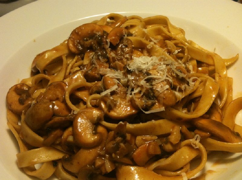 Fettuccine with Artichokes and Mushroom Sauce Fettuccine with Artichokes and Mushroom Sauce picture