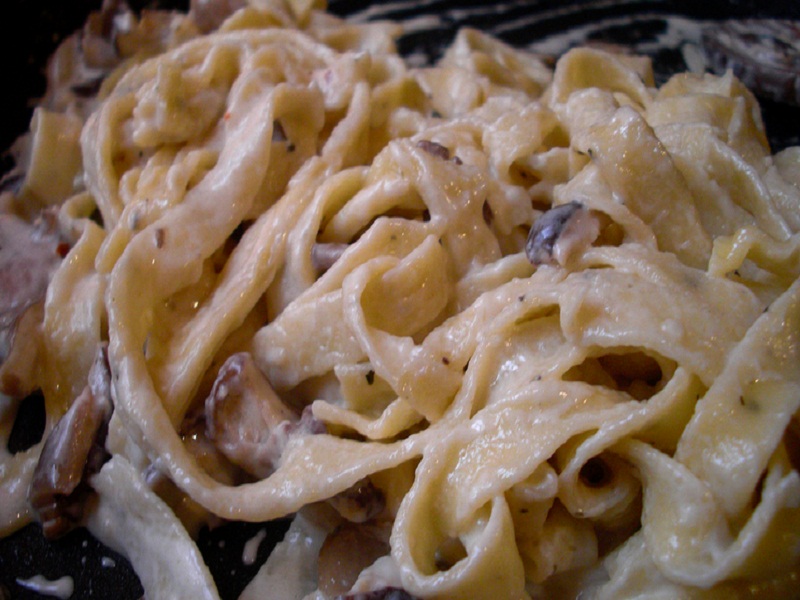 Fettuccine with Mushrooms and Clams Fettuccine with Mushrooms and Clams picture