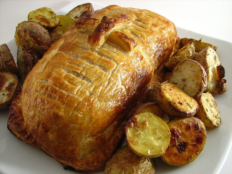 Fillet Of Beef En Croute Fillet Of Beef En Croute picture