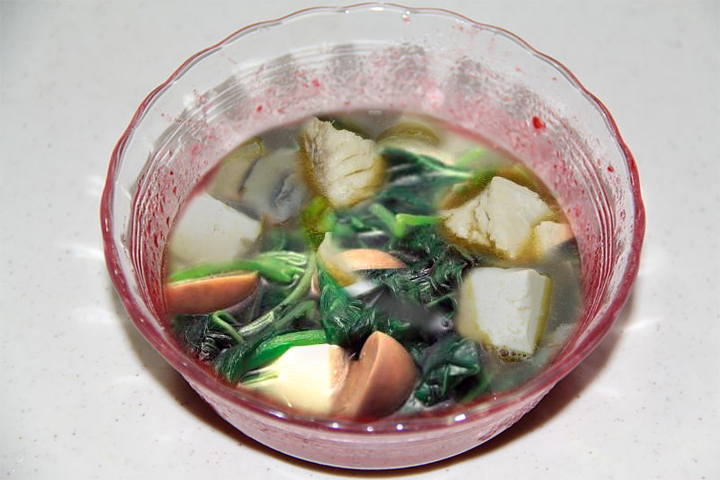 Fish Spinach And Tofu Soup Fish Spinach And Tofu Soup picture