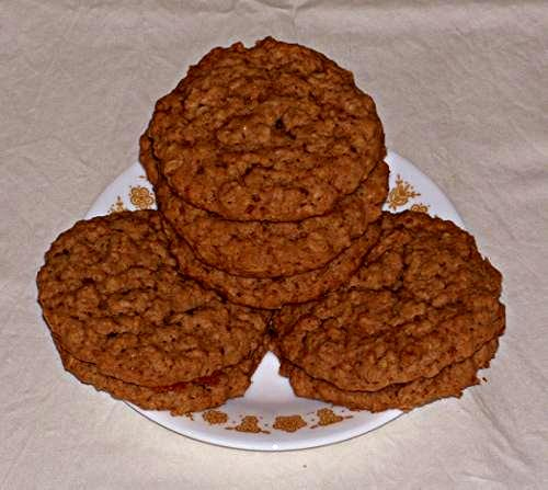 Frosted Oatmeal Crisps Frosted Oatmeal Crisps picture