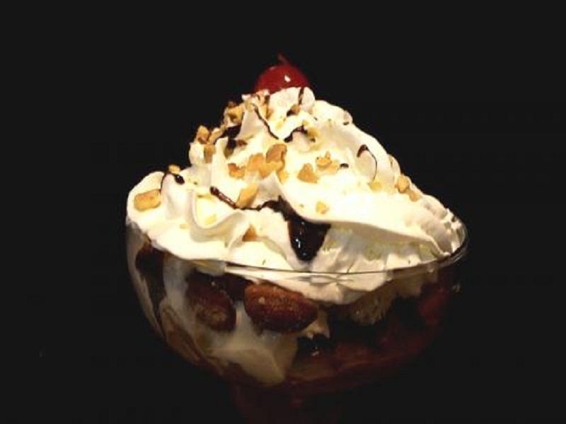Fudge Nut Sundae Pie Fudge Nut Sundae Pie picture