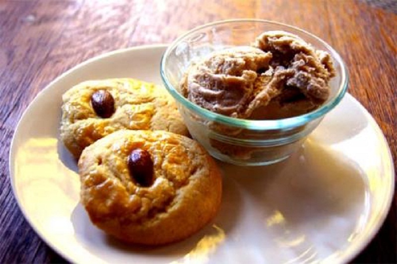 Glazed Almond Cookies Glazed Almond Cookies picture
