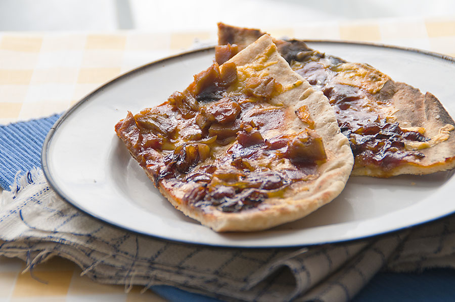 Grilled BBQ Pizza Grilled BBQ Pizza picture