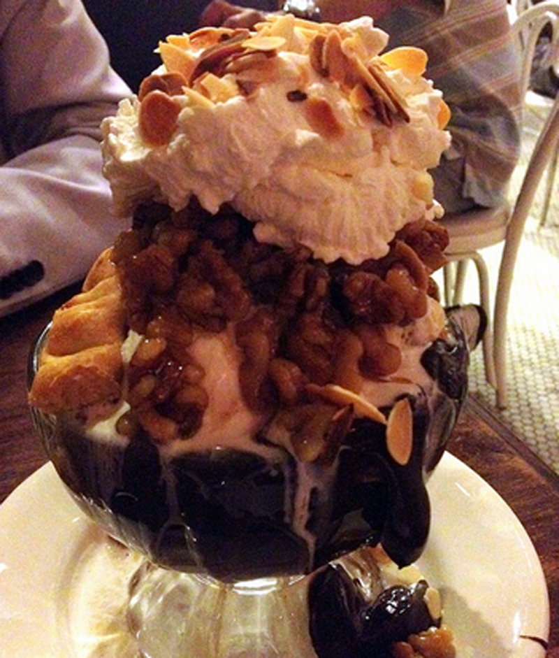 Hot Chocolate Fudge Sundae Hot Chocolate Fudge Sundae picture