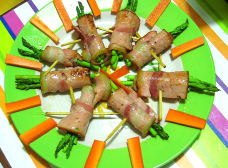 Hot Ham Rolls With Asparagus Hot Ham Rolls With Asparagus picture