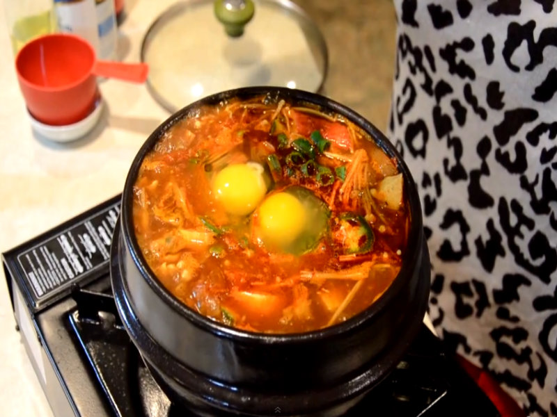 how-to-cook-spicy-korean-beef-seafood-extra-soft-tofu-soup-recipe