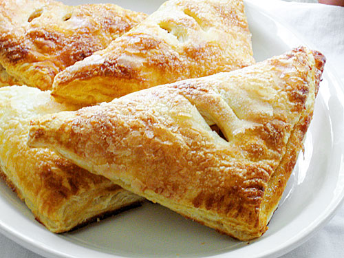 536195-how-to-eat-apple-turnovers.jpg