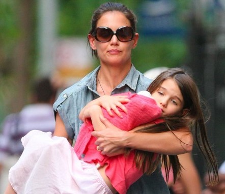 Katie has been a single mother to Suri for a long time. Katie holmes 2