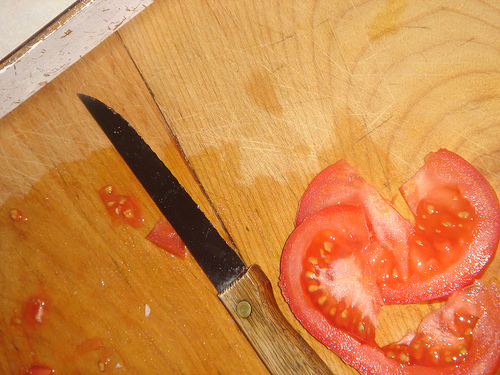 Allergic reactions to tomato can range from mild to serious. Allergic reactions to tomato can range from mild to serious.