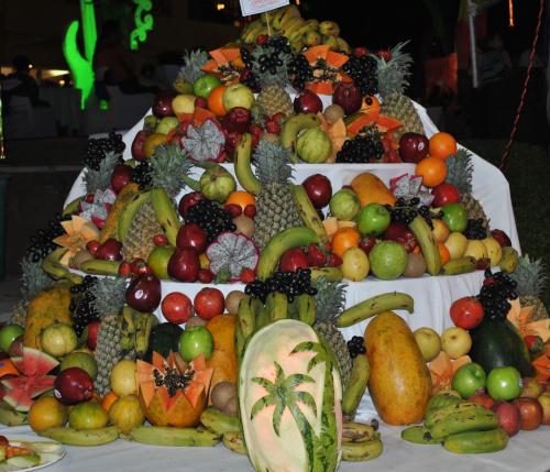 Fruit pyramid