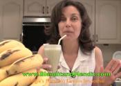 Fruit And Pistachio Anti Aging Vegan Smoothie