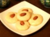 Almond Tea Cookies: Cookie Jar
