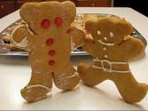 Betty's White Chocolate Icing For Decorating Gingerbread Men