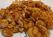 Crunchy Caramelized Cashews