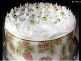 Decorating  The Christmas Cake