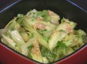 Cool And Spicy Cucumber And Iceberg Salad