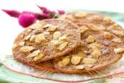 Crisp Almond Cookies