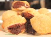 Crunchy Chocolate And Almond Pastry