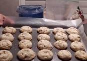Holiday Cookies – Wedding Cake Cookies
