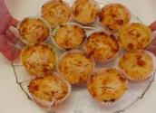 Betty's White Chocolate-macadamia Nut Cupcakes