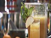 How-to Make An Apple Honey Shake