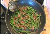 Green Beans With Caramelized Red Onions