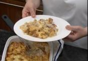 How To Make Pasta Bake With A Cheesy Topping