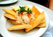 Hummus With Toasted Pita