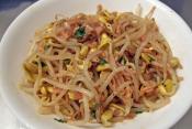 Bean Sprout Salad Using Peanut Oil