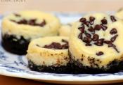 Mind-blowing Mini Double Chocolate Chip Cheesecakes